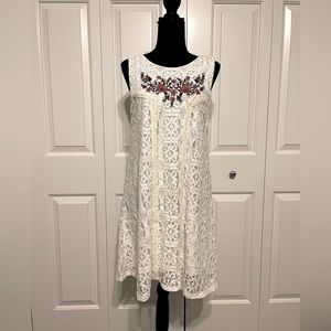 Miami, Medium size off-white dress